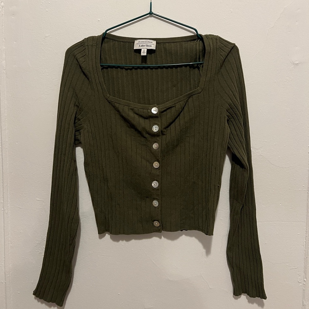 & other stories green ribbed long sleeve shirt with shell buttons